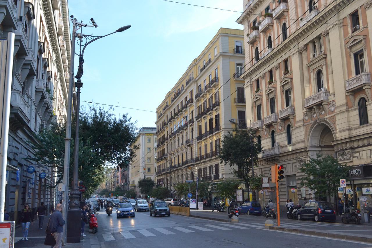Le Stanze Di Dolly Panzió Nápoly Kültér fotó