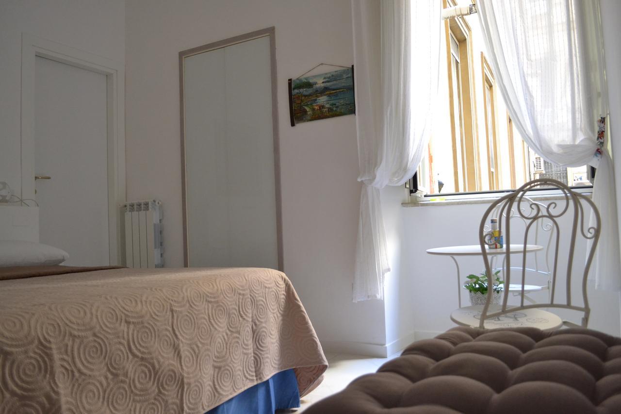 Le Stanze Di Dolly Panzió Nápoly Kültér fotó