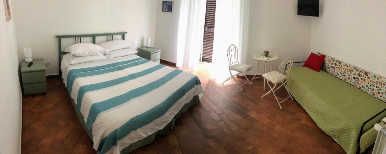 Le Stanze Di Dolly Panzió Nápoly Kültér fotó