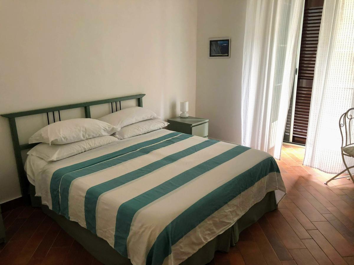 Le Stanze Di Dolly Panzió Nápoly Kültér fotó